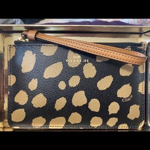 Coach Wristlet 100% Authentic